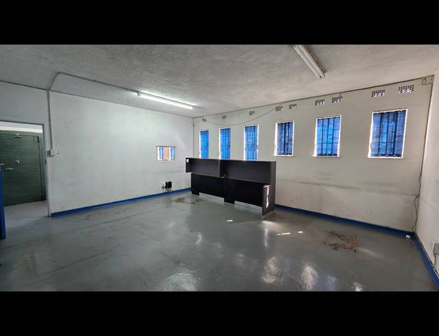 1,772M² WAREHOUSE FOR SALE IN SEBENZA